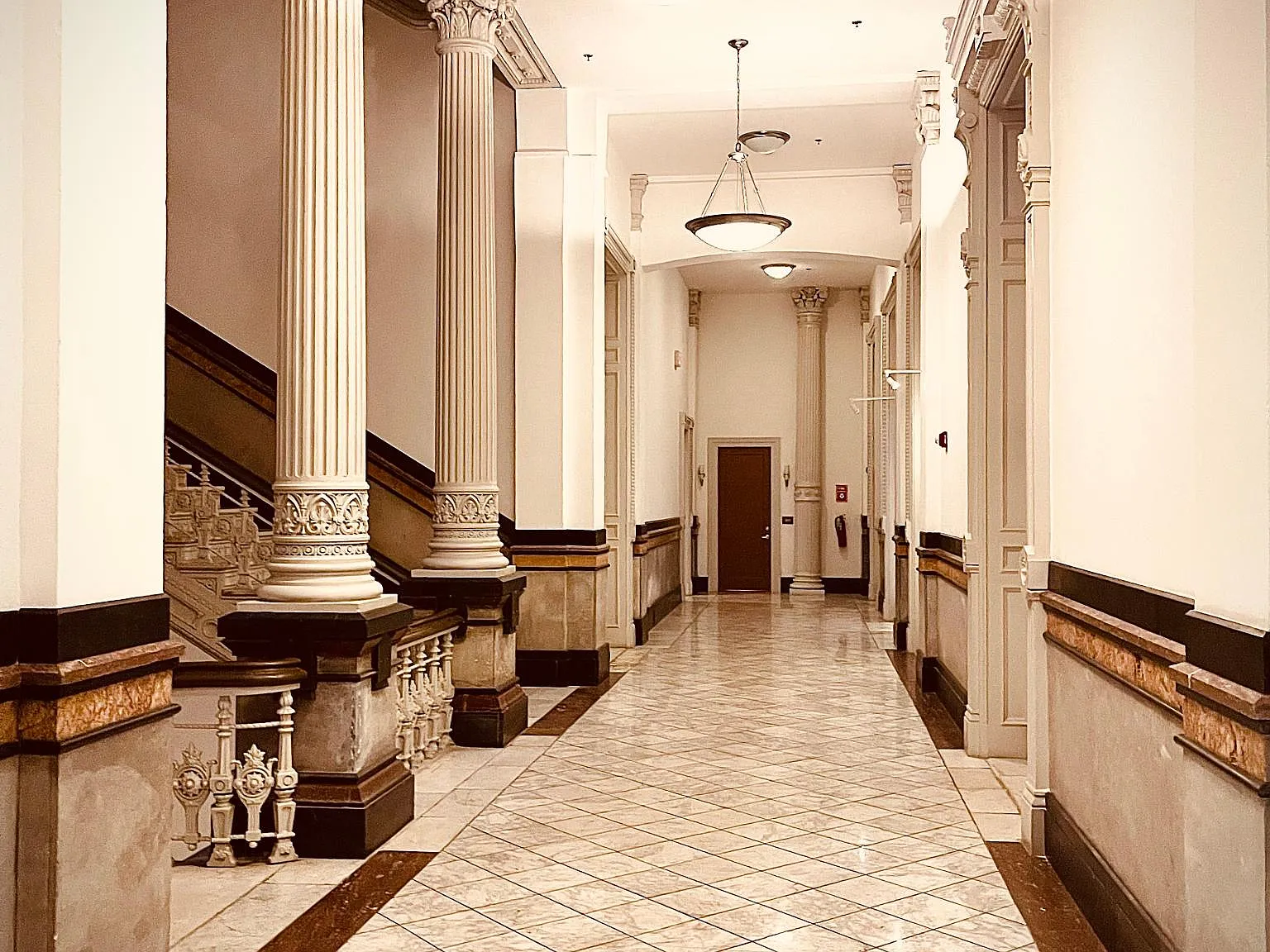 2 bed, 887 sqft, $2,650 — Photo 3