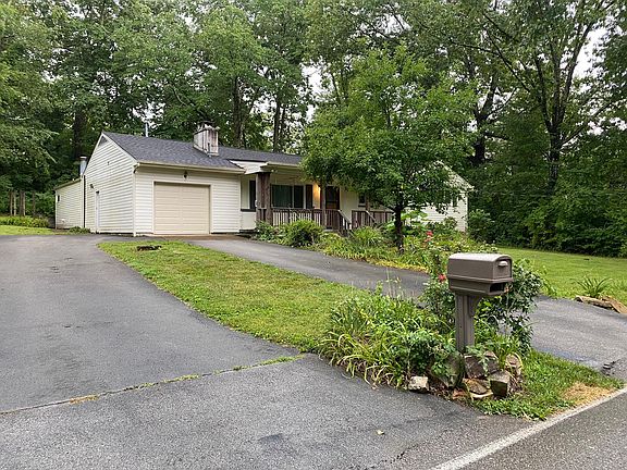 2nd image of 602 Texas Ave