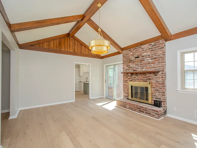 11802 Robindale Rd — Photo 19