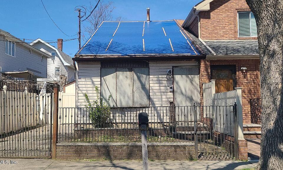 1st image of 61 Ackerman St