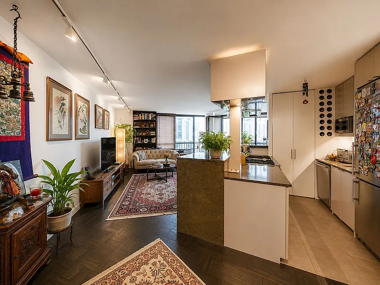 630 1st Ave #34E — Photo 3