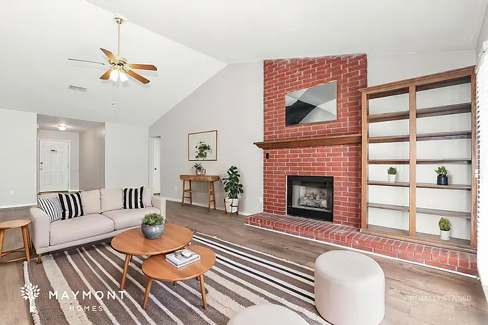 3 bed, 2.0 bath, 1468 sqft, $1,695 — Photo 4