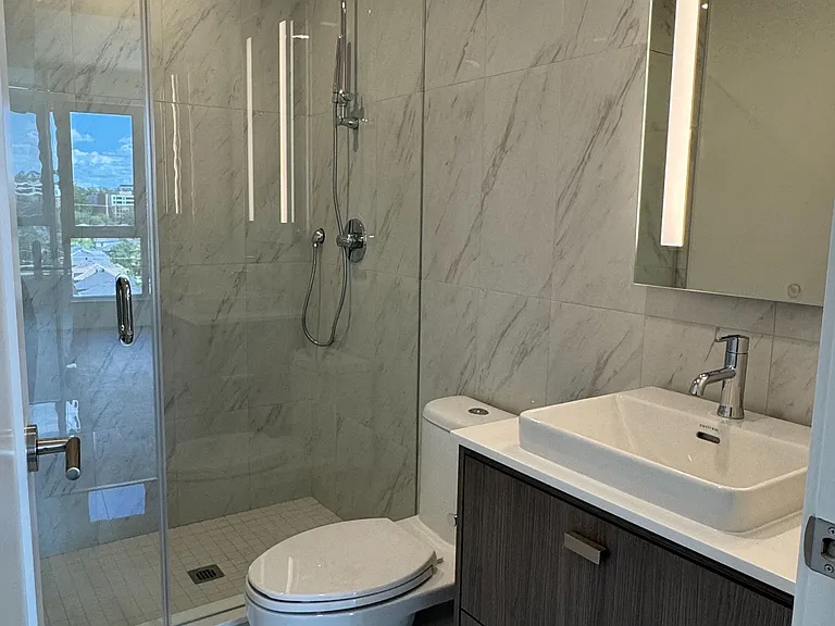 858 Dupont St #821 — Photo 15