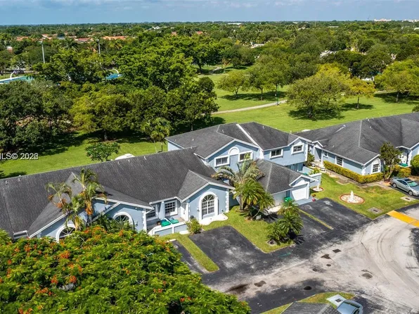 14206 SW 97th Ter, Miami, FL 33186