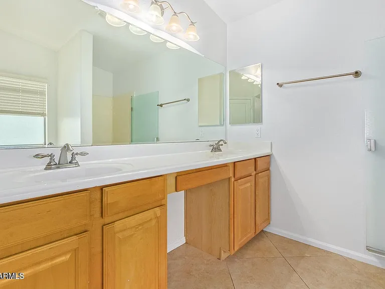4542 N 111th Dr — Photo 13