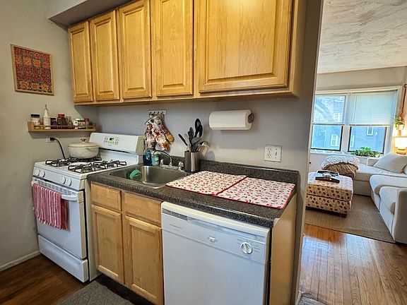 4th image of 1103 W Barry Ave APT 1W