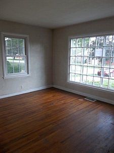 5th image of 584 Westview Blvd
