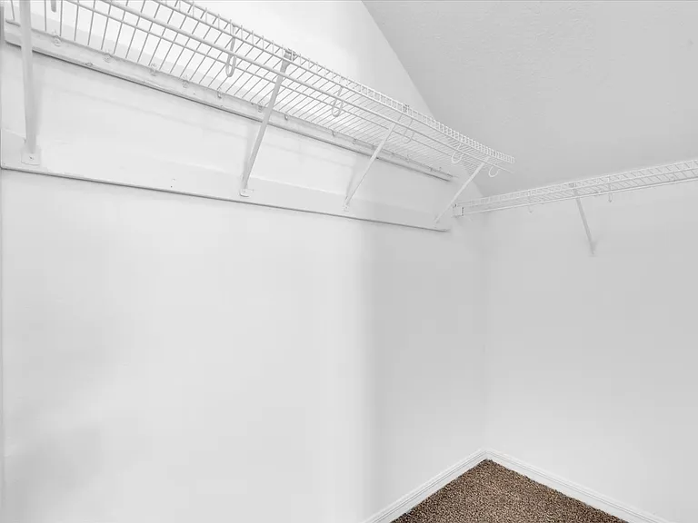 10825 Newbridge Dr — Photo 6