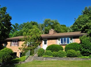 200 Rosscommon Rd, Wexford, PA 15090