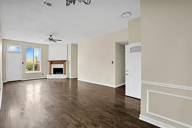 3 bed, 1648 sqft, $2,395 — Photo 2