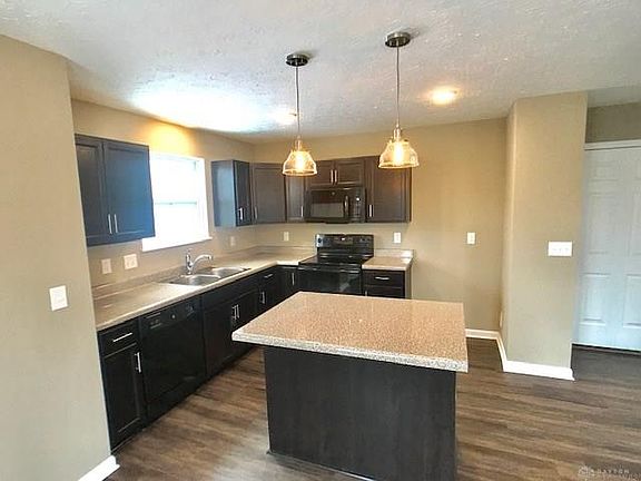 4th image of 193 Weeping Oak Dr