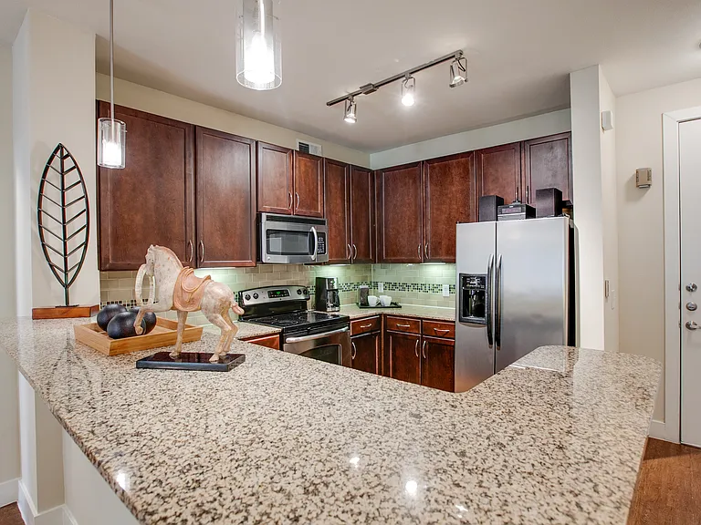 Dallas, TX Apartment Homes — Photo 32