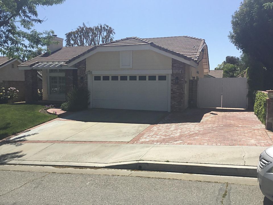 1st image of 27129 Waterford Dr