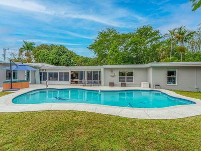 5541 W Broward Boulevard, Plantation, FL, 33317