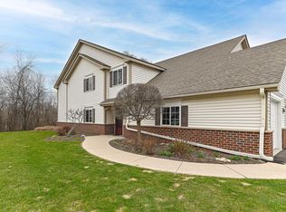 572 Pewaukee Rd UNIT E, Pewaukee, WI 53072