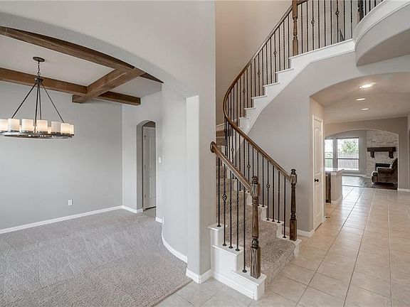 4th image of 5213 Pinewood Dr