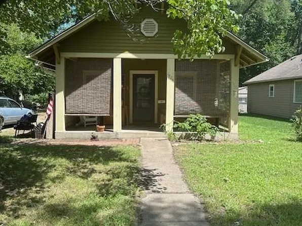 1824 New Hampshire St, Lawrence, KS 66044
