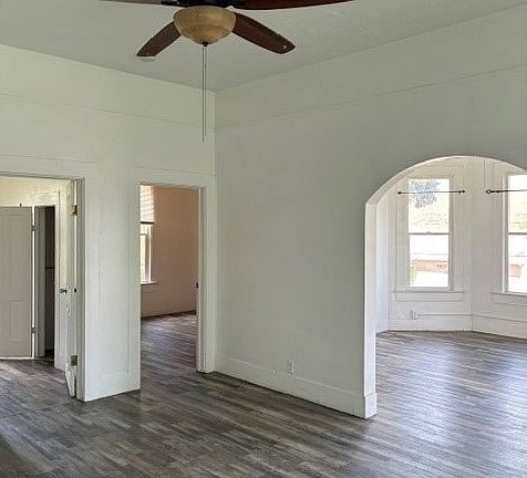 3rd image of 1914 SE Court Ave