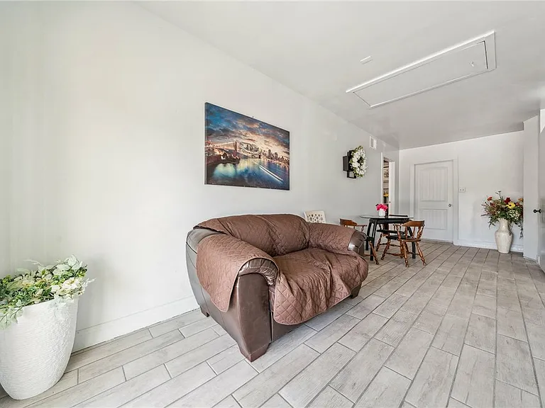 1004 Dominik Dr — Photo 22