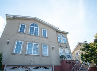 169 Weigands Ln #2, Secaucus, NJ 07094