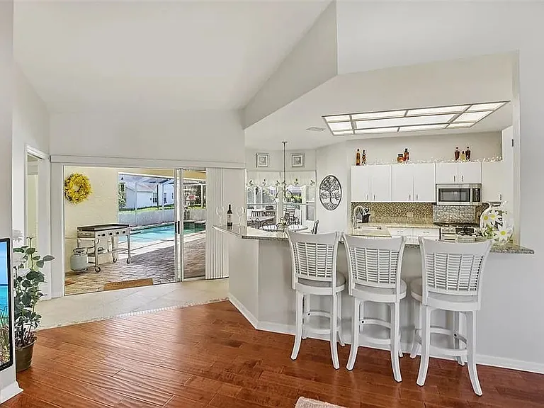 3158 Shoreline Dr — Photo 9