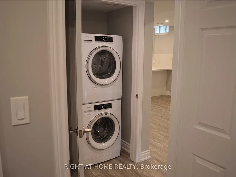5332 Floral Hill Cres #BASEMENT — Photo 10