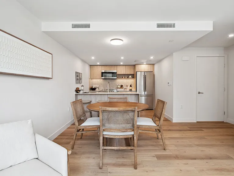 3572 Glen Dr — Photo 25