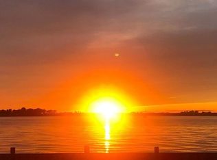 24 Plum Beach Point Rd, Port Washington, NY 11050