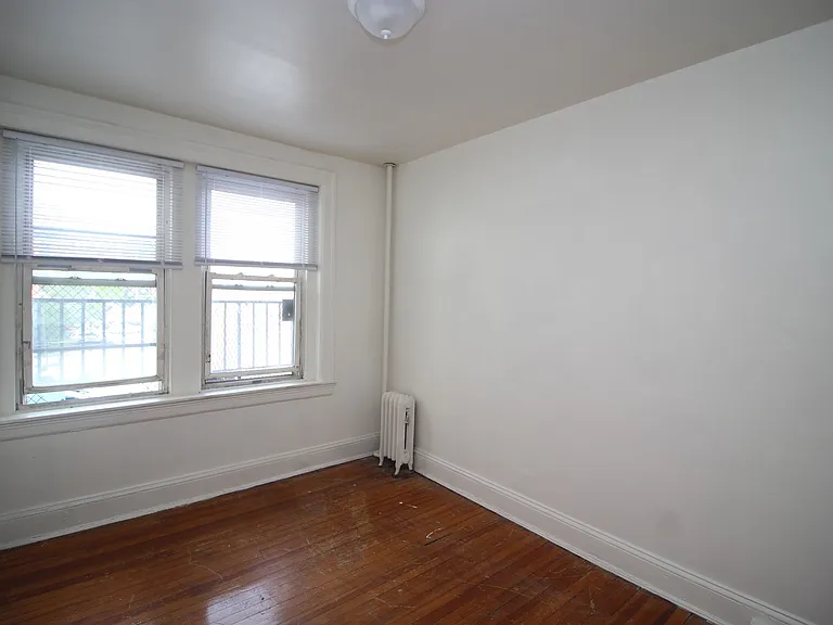 Avon Apartments — Photo 6
