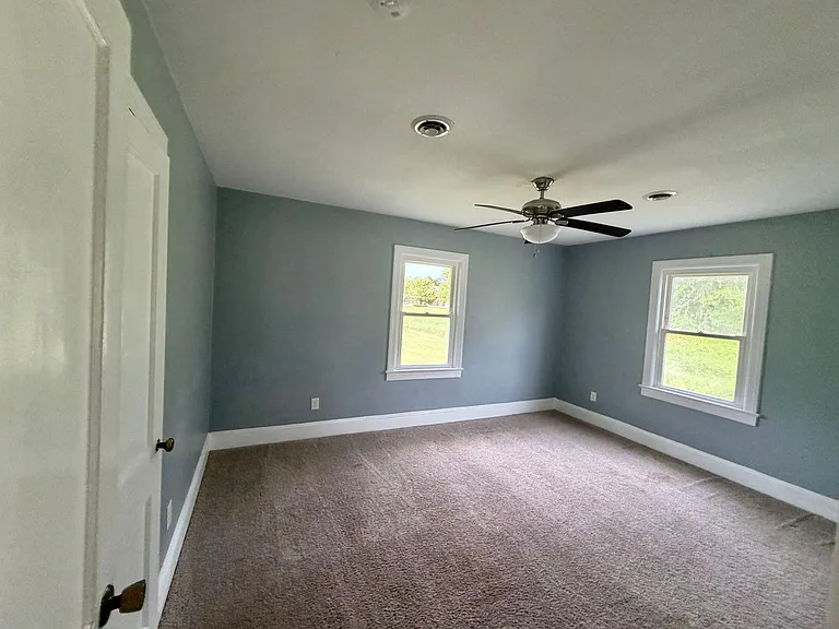 1050 Piner Rd — Photo 9