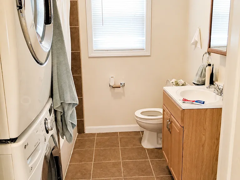 215 Newton St #A — Photo 3