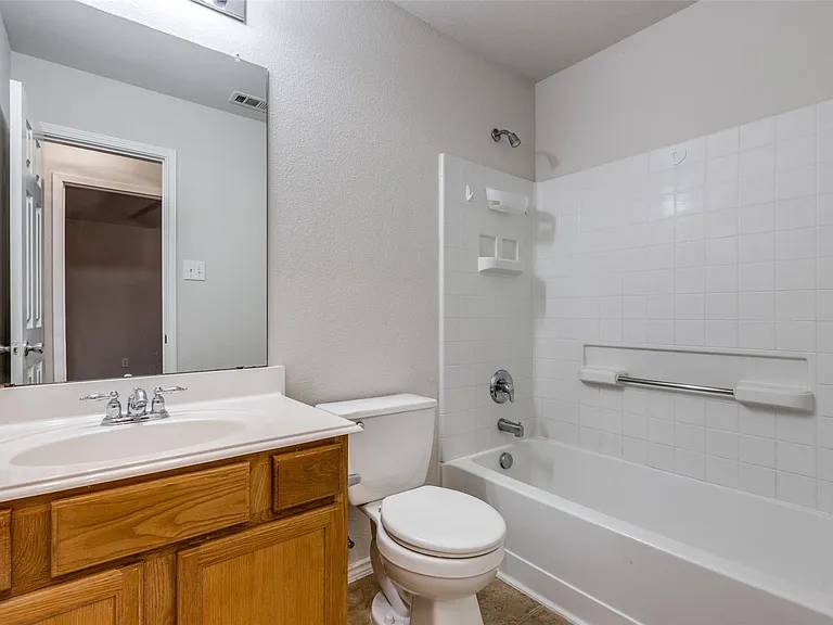 1817 Heron Dr — Photo 23