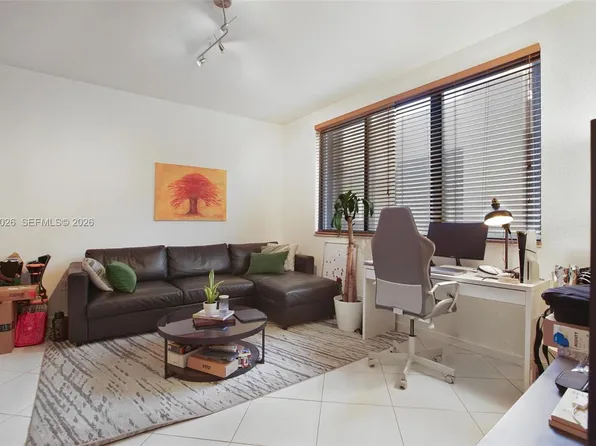 540 Brickell Key Dr APT 308, Miami, FL 33131