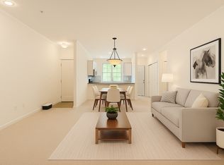 25025 SE Klahanie Blvd APT D202, Issaquah, WA 98029