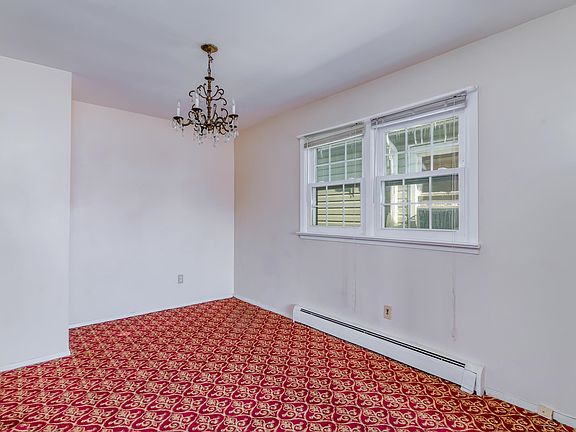 5th image of 129 Garfield Ave #2