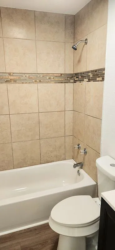 2 bed, 1.0 bath, 716 sqft, $1,575 — Photo 3
