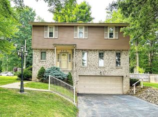 102 Crossland Rd, Butler, PA 16002