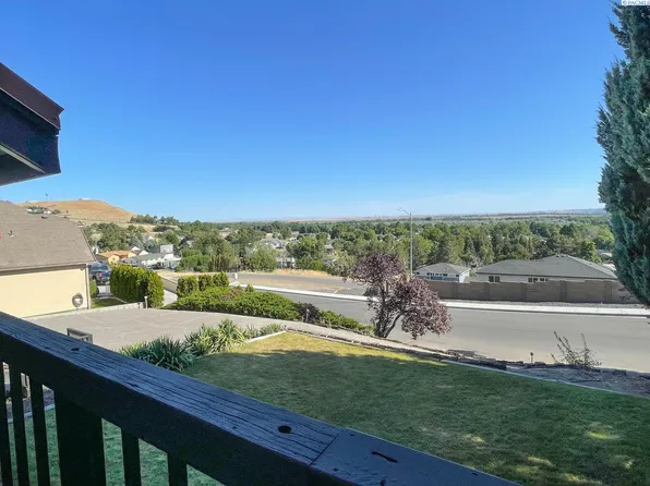 4417 King Dr, West Richland, WA 99353