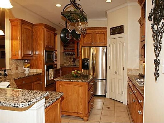 2nd image of 3417 Vista Lake Cir