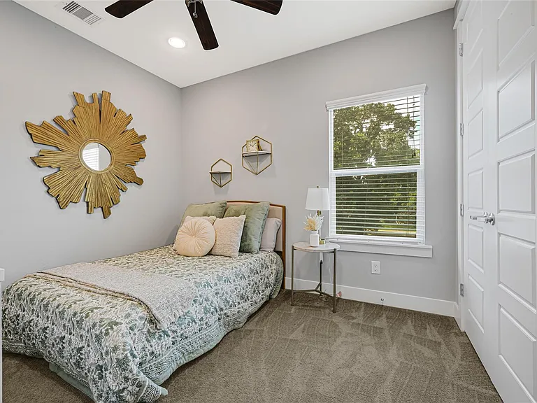 407 Yale Oaks Ln — Photo 19