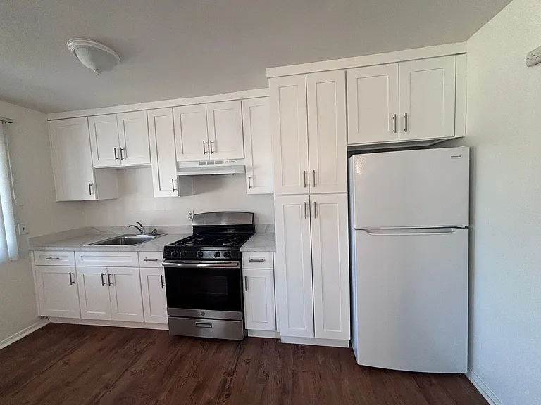 176 Palm Avenue — Photo 1