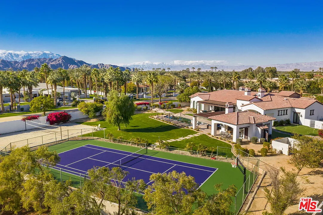 5 bed, 7.5 bath, 6409 sqft, $29,500 — Photo 1