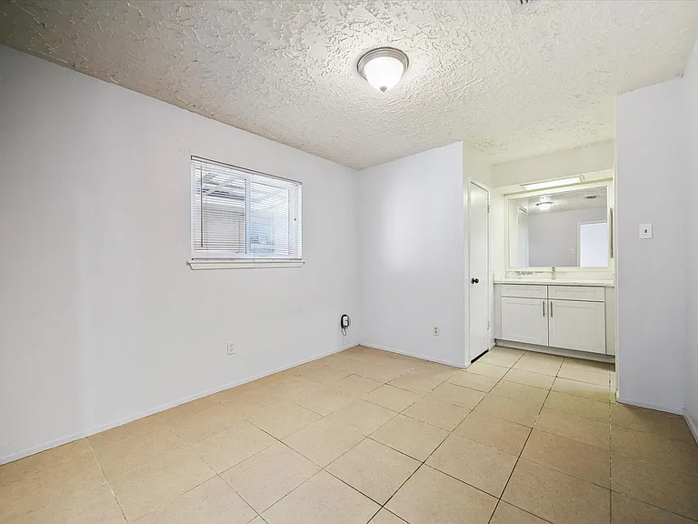 6407 S Briar Bayou Dr — Photo 9