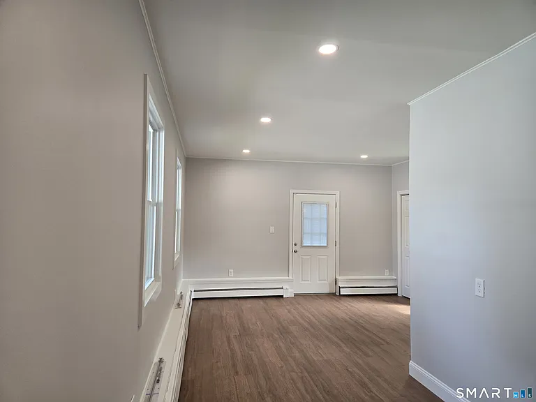 73 Crestwood Dr — Photo 13