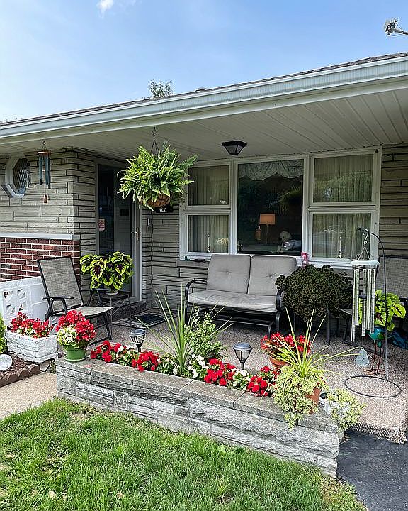 2nd image of 741 Kennedy Ave