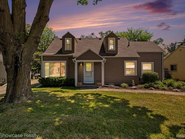 141 Kissane Ave, Brighton, MI 48116