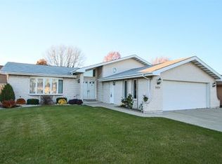 19254 Maple St, Lansing, IL 60438