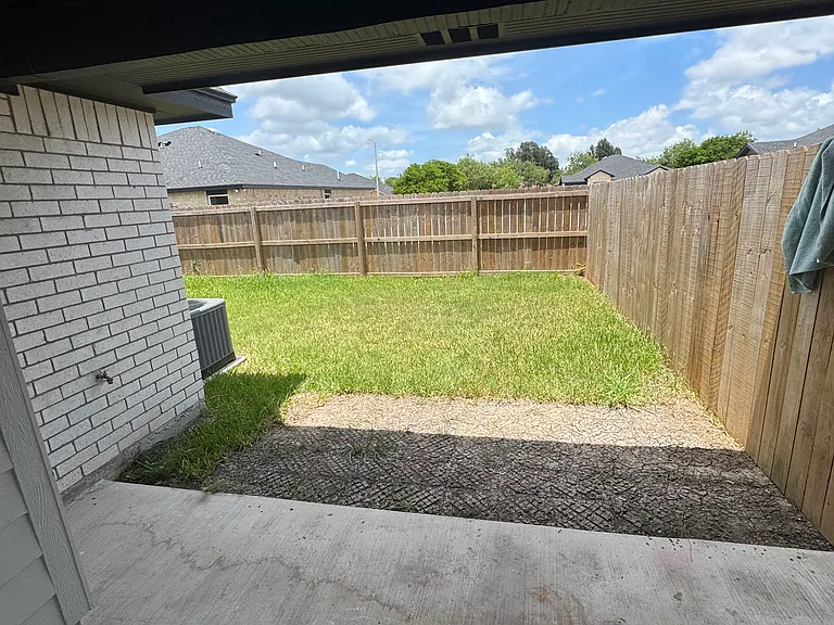 1605 Los Alamos St #A — Photo 25