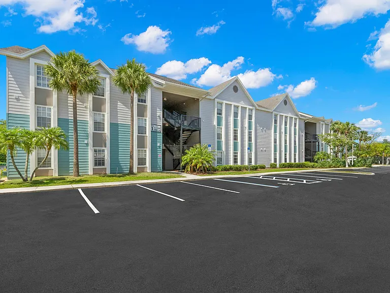 top looking & start living @ Miramar Apartments