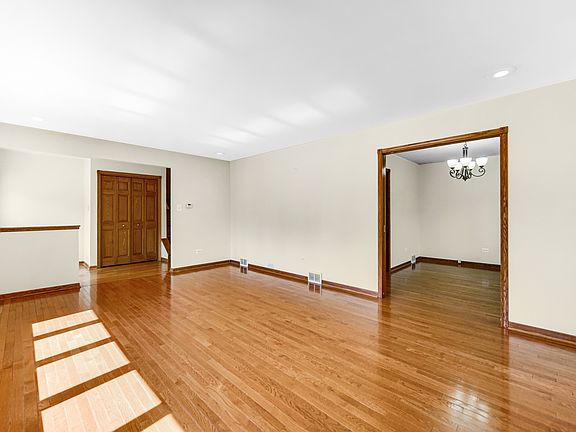 5th image of 7324 Mimosa Dr